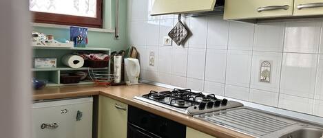 冷蔵庫、オーブン