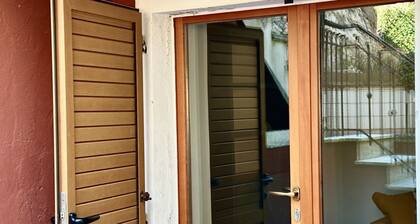 S332 – Sirolo, apartment on the ground floor with courtyard and parking space