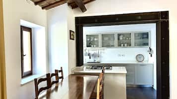 Frigorifero, forno, lavastoviglie