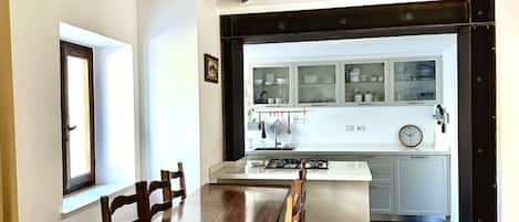 Fridge, oven, dishwasher