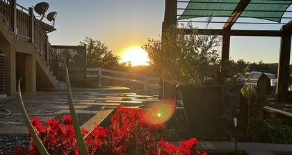 Hilltop Private Suite & Balcony