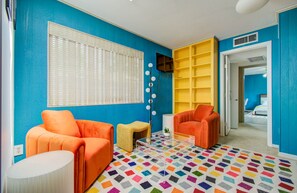 5 habitaciones, escritorio, wifi y ropa de cama 