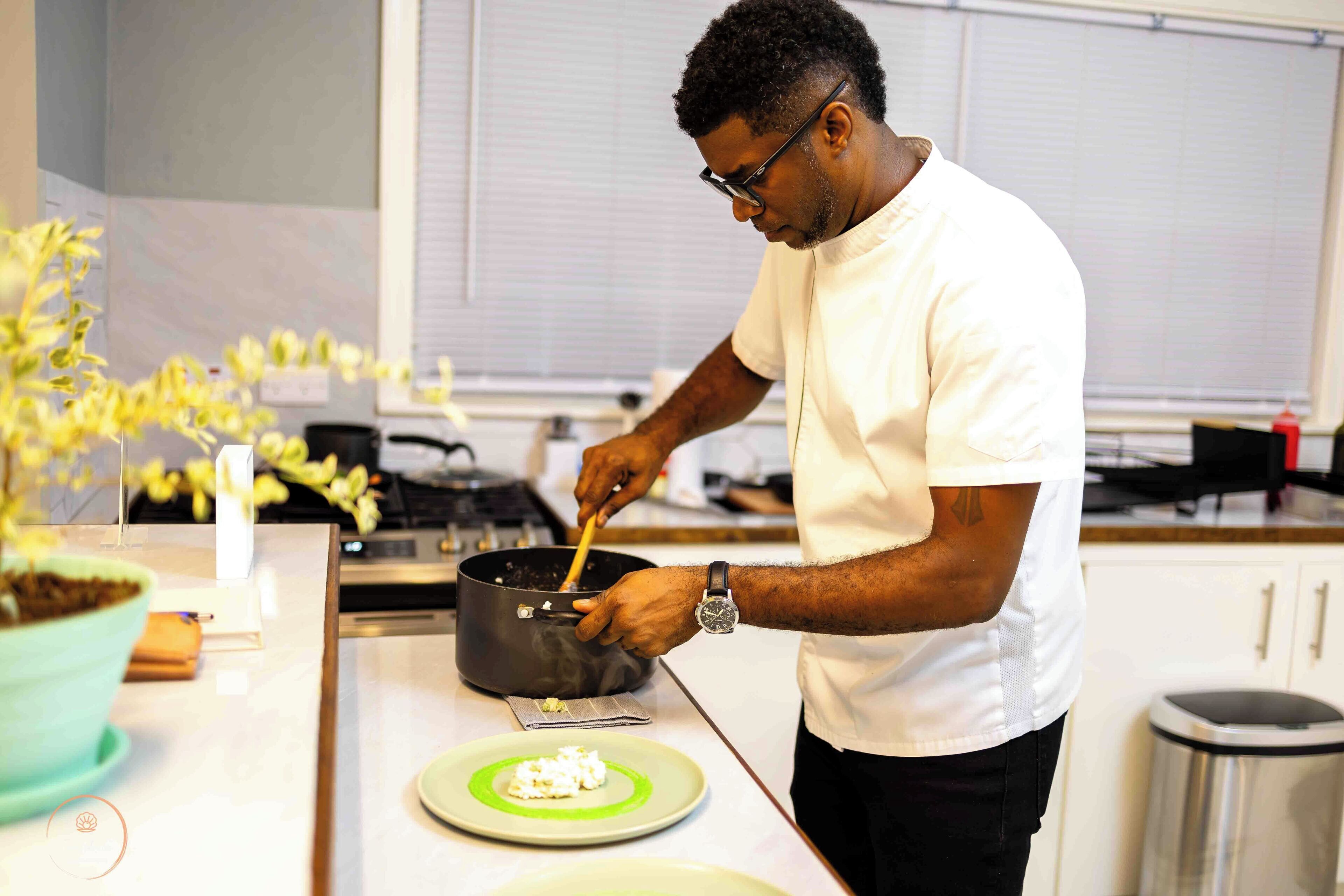 冰箱、微波炉、烤箱、炉灶