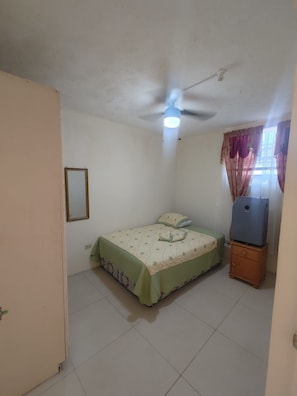 3 bedrooms, in-room safe, desk, iron/ironing board