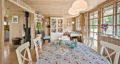 Cozy home in Korsør with kitchen