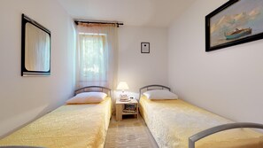 3 makuuhuonetta, silitysrauta/-lauta, Wi-Fi, vuodevaatteet