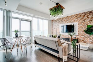 City Condo | Living room
