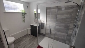 Quarto luxo | Banheiro