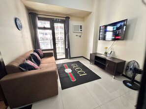 Living area - The Den @ The Radiance Manila Bay

 (Pasay)