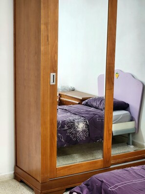 2 habitaciones, tabla de planchar con plancha y wifi gratis 