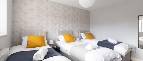 5 soverom, strykejern/-brett, wi-fi og sengetøy