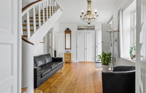 Schönes Haus in Rønde mit Meerblick