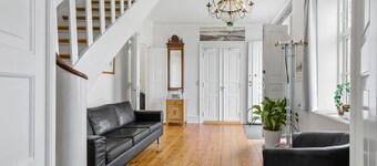 11 roms fantastisk hjem i Rønde