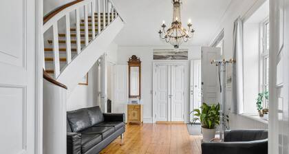 Schönes Haus in Rønde mit Meerblick