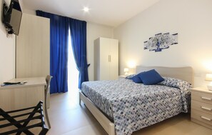 7 bedrooms, travel cot, free WiFi - Amazing home in Laureana Cilento (Laureana Cilento)