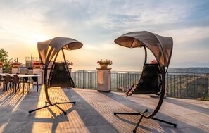 Outdoor dining - Amazing home in Laureana Cilento (Laureana Cilento)
