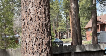 J-1 friendly housing- Cozy Tahoe Cottage