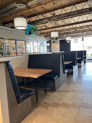 Restaurant - PARKSIDE INN (Grande Prairie)