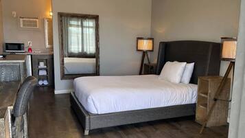 Premium bedding, down duvets, individually furnished, desk