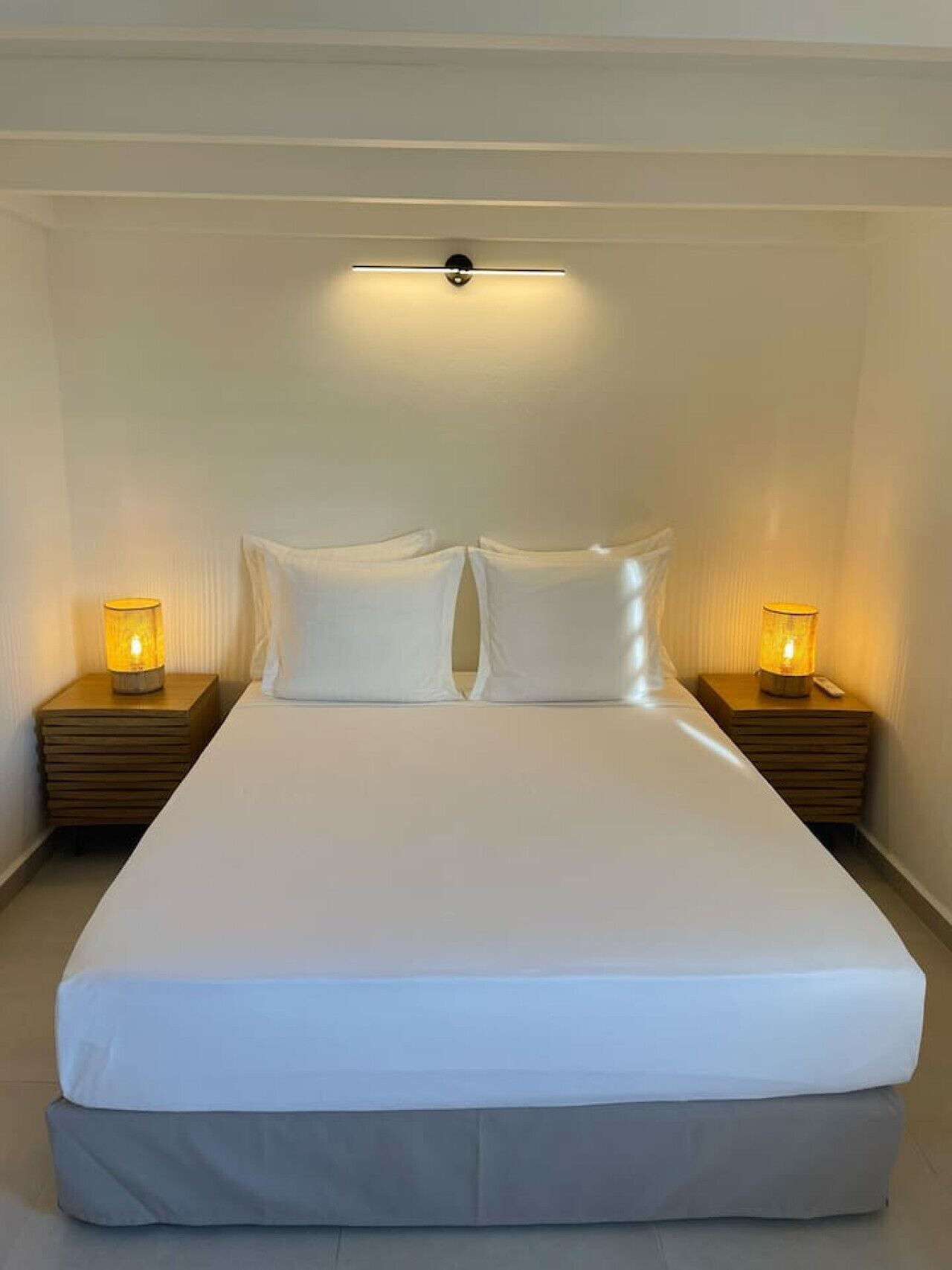 Tabla de planchar con plancha, cuna de viaje y wifi gratis 