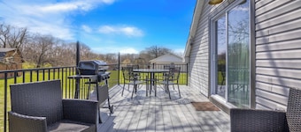 A homey haven, perfectly located between the Ark and the Creation Museum.
