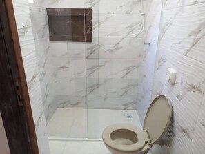 Hair dryer, soap, shampoo, toilet paper - Ape em Frente Aspp, Rua da Dvicks, 150m do mar (Matinhos)