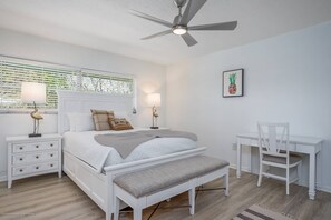 Hus (Gorgeous Grove Contemporary Home) | 3 soveværelser, Wi-Fi (tillægsgebyr)