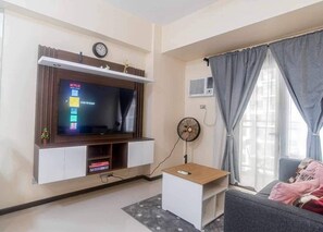 Living area - LG Staycation @ Manila Bay

 (Pasay)