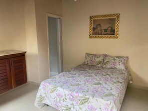 Basic House | 4 bedrooms, free WiFi - Casa Espaçosa Ubatuba (Ubatuba)