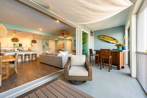 TV, stereo - ⚓Bungalow at Margaritaville! Less than 1 Mile to AMI!⚓ (Bradenton)