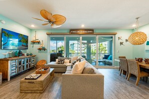 TV, stereo - ⚓Bungalow at Margaritaville! Less than 1 Mile to AMI!⚓ (Bradenton)