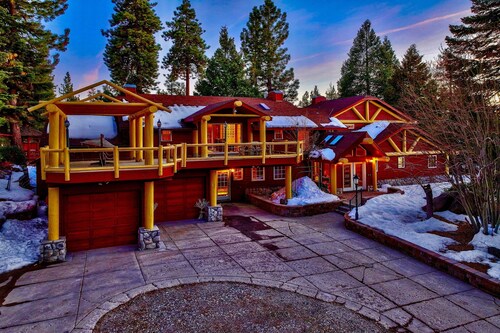 Luxe141 Spacious Luxury  Log Cabin