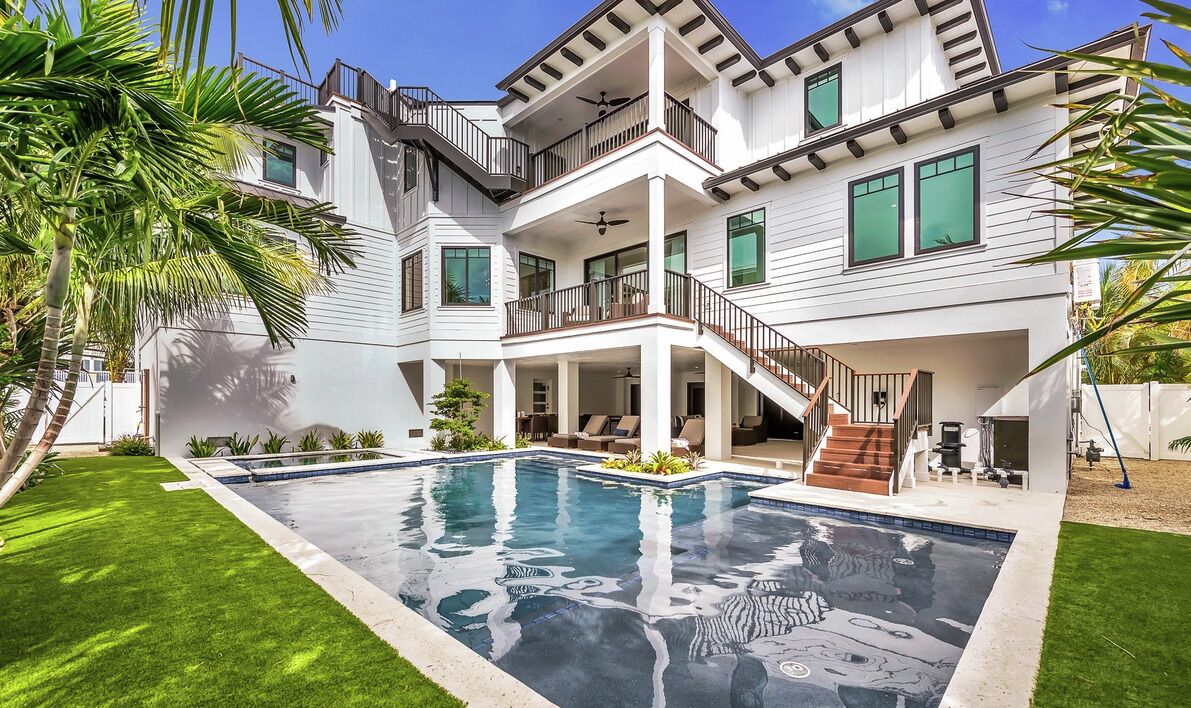 Swanky Bubbles by SeaBreeze Vacation