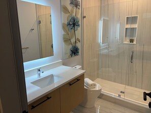 Luxury Suite 6 | Bathroom | Hair dryer, towels - The Monty Boston (Boston)
