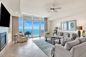 Una Smart TV, una chimenea