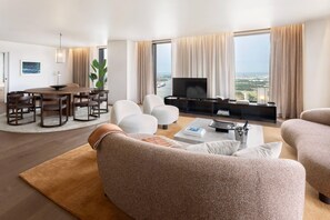 Ropa de cama de alta calidad, edredón, camas con pillow-top y minibar 