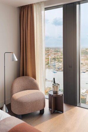 Superior Double Room, Non Smoking (Floor 58)