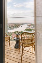 Executive Suite, Non Smoking | Premium bedding, down comforters, pillowtop beds, minibar