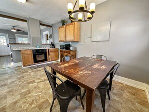 Dining - Charming Cascade Cabin: Large Yard, Near Downtown! (Cascade)