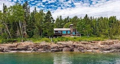 Luxurious Home on Lake Superior | Fjordheim