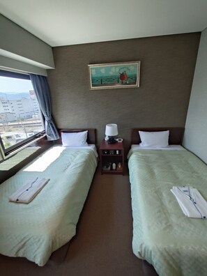 Bureau, espace de travail pour ordinateur portable, Wi-Fi gratuit