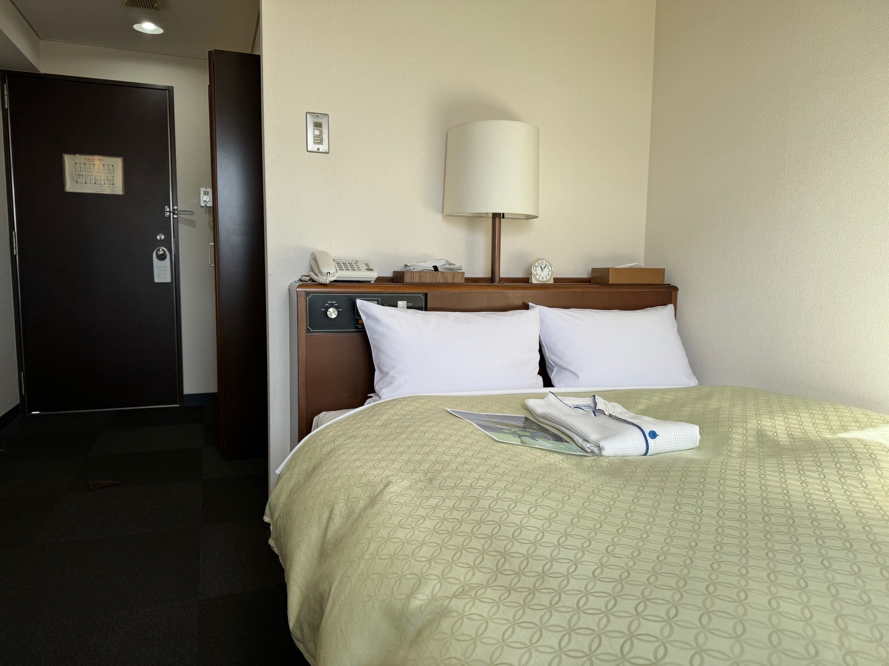 双人房（单人入住）, 城市景观 | 办公桌、笔记本电脑工作区、免费 WiFi、床单