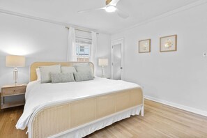 3 bedrooms, desk, free WiFi, bed sheets