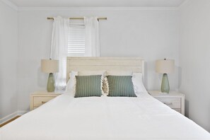 3 bedrooms, desk, free WiFi, bed sheets