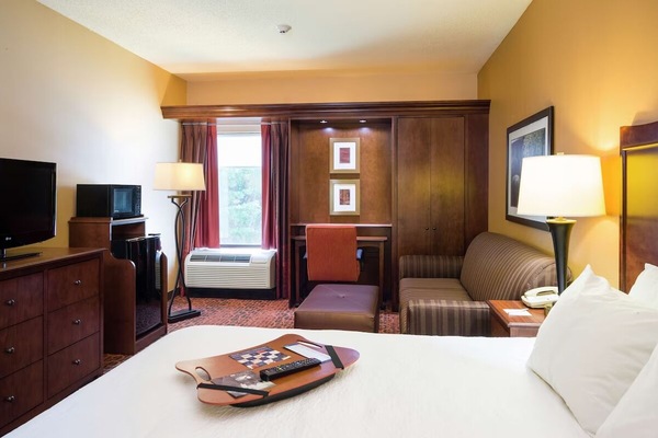 Comfortable Unit with King size bed