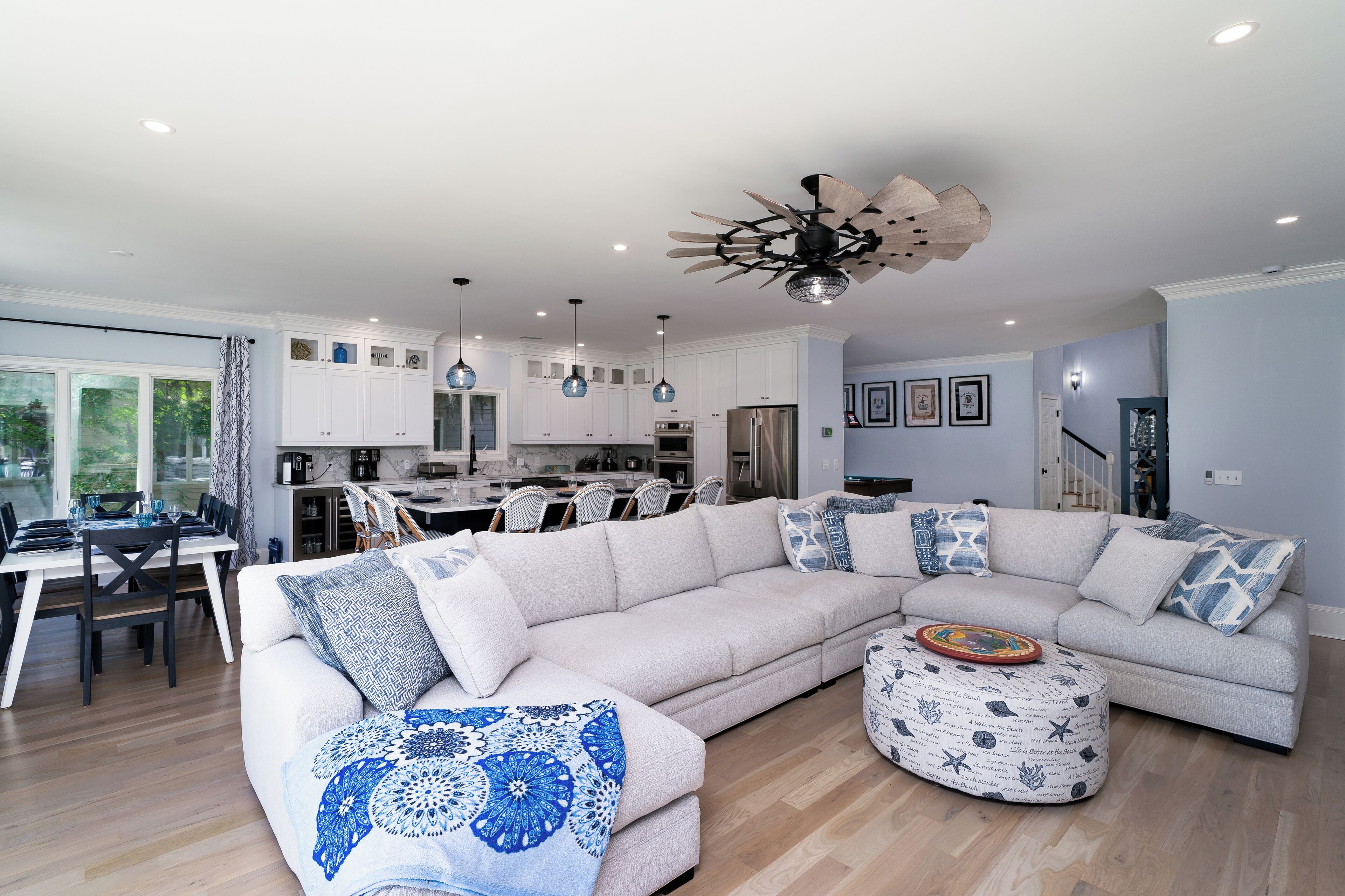 Spacious 4 Bedroom/4.5 Bathroom Home! Golf Views! Amenity Cards!