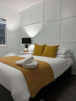 5 dormitoris, planxa i posts de planxar, un bressol de viatge i wifi 