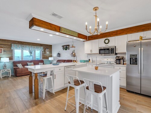 Grayson by the Sea, Walk to Beach, Pool Access