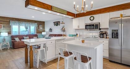 Grayson by the Sea, Walk to Beach, Pool Access