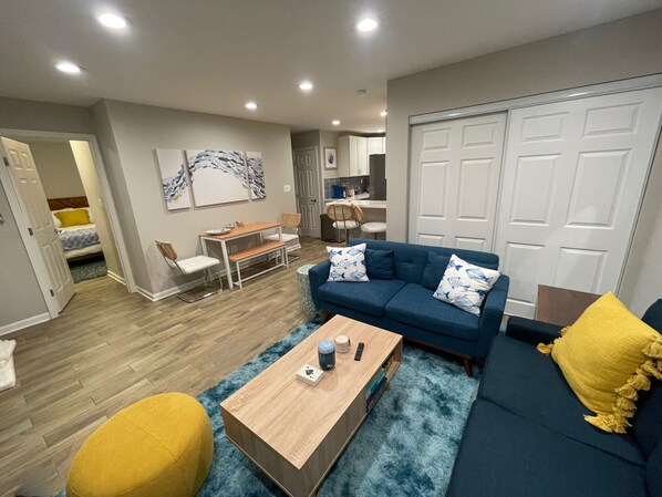 TV connectée, jeux vidéo, livres